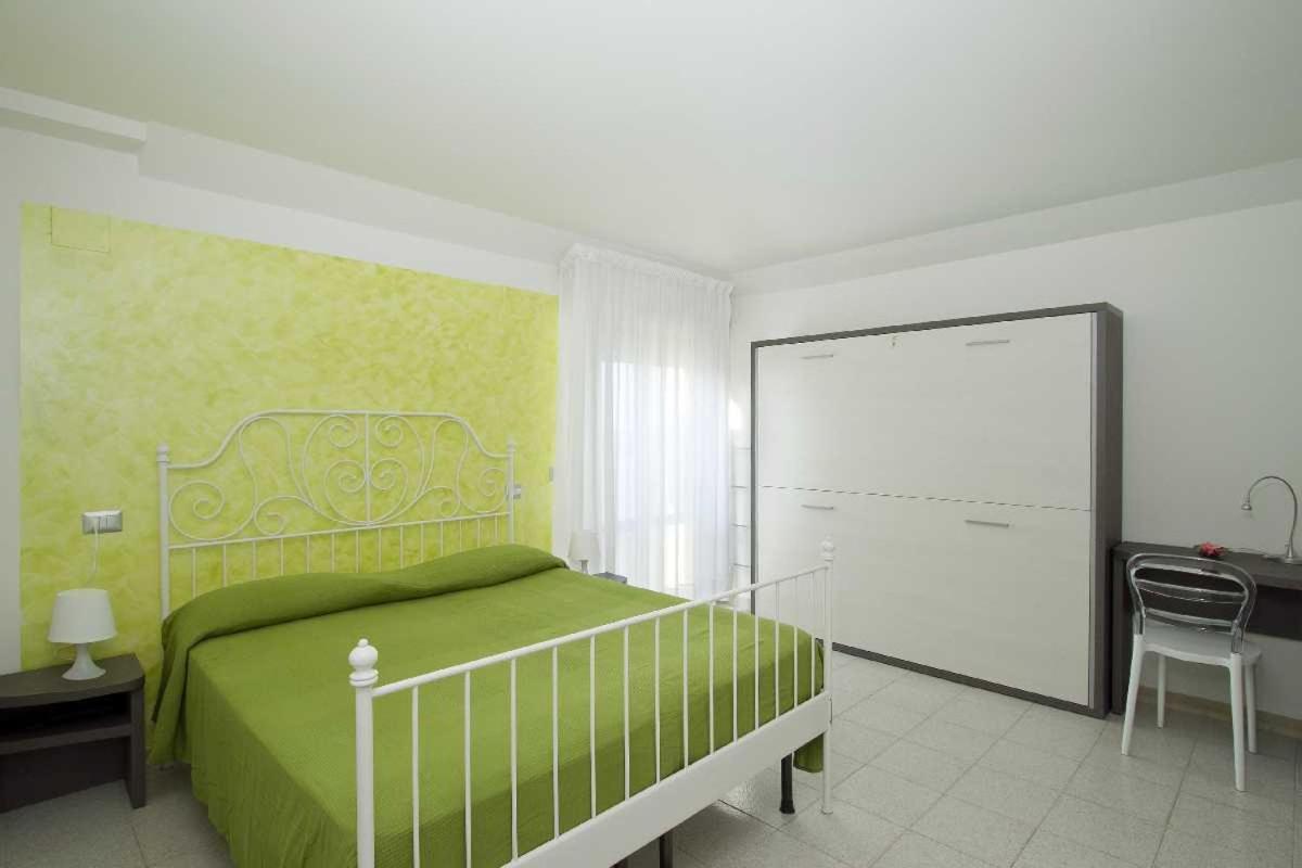 Hotel La Maestra Grottammare Rum bild