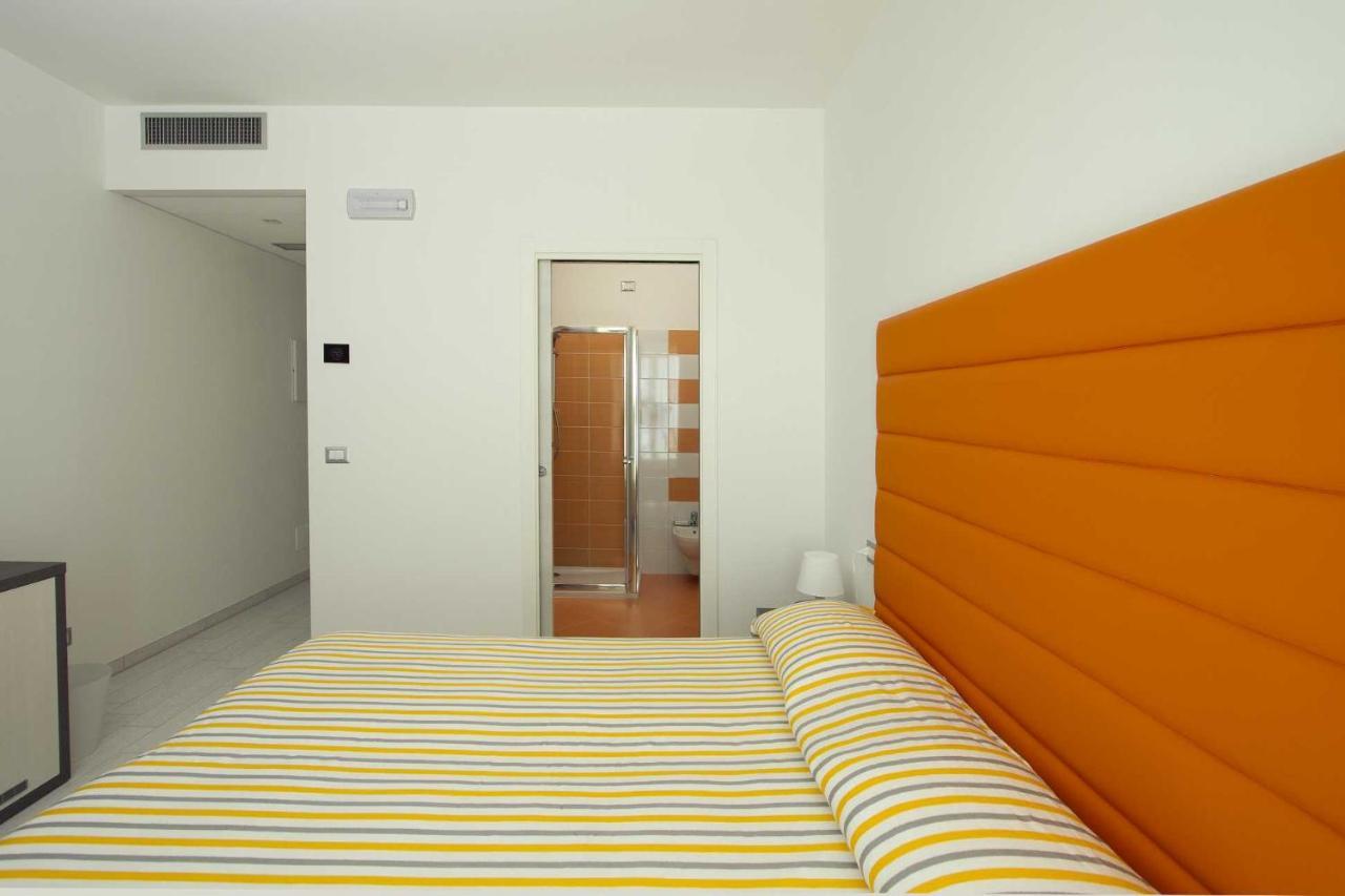Hotel La Maestra Grottammare Exteriör bild